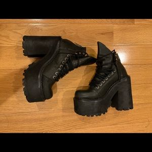 UNIF THRASH BOOT SIZE 5